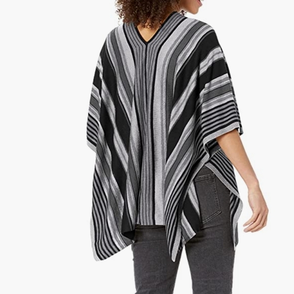 Michael Stars All Stripe Ruana in Black OS - Picture 3 of 9